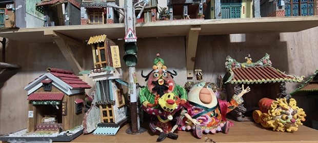 A selection of Hugo‘s puppets